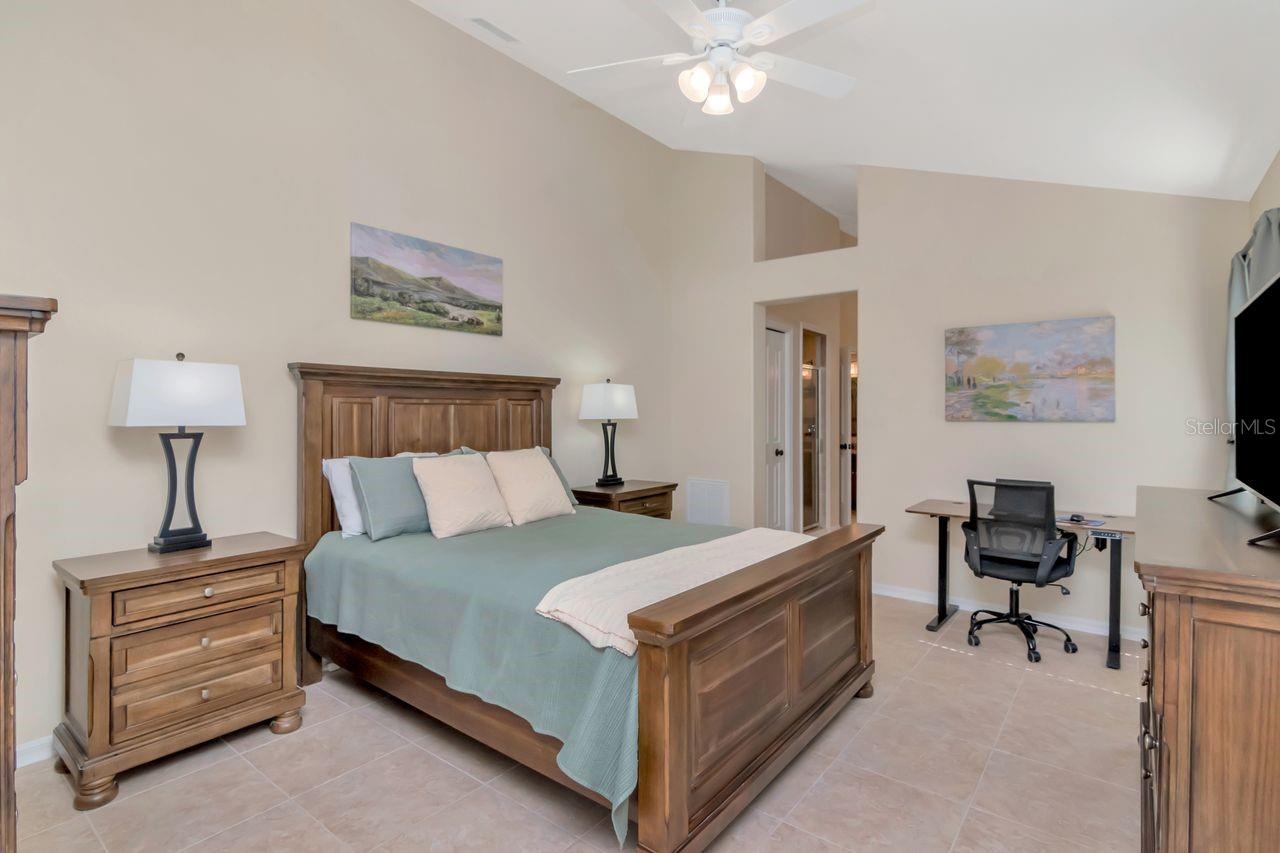 Image 27 of 70 For 889 Crestridge Circle