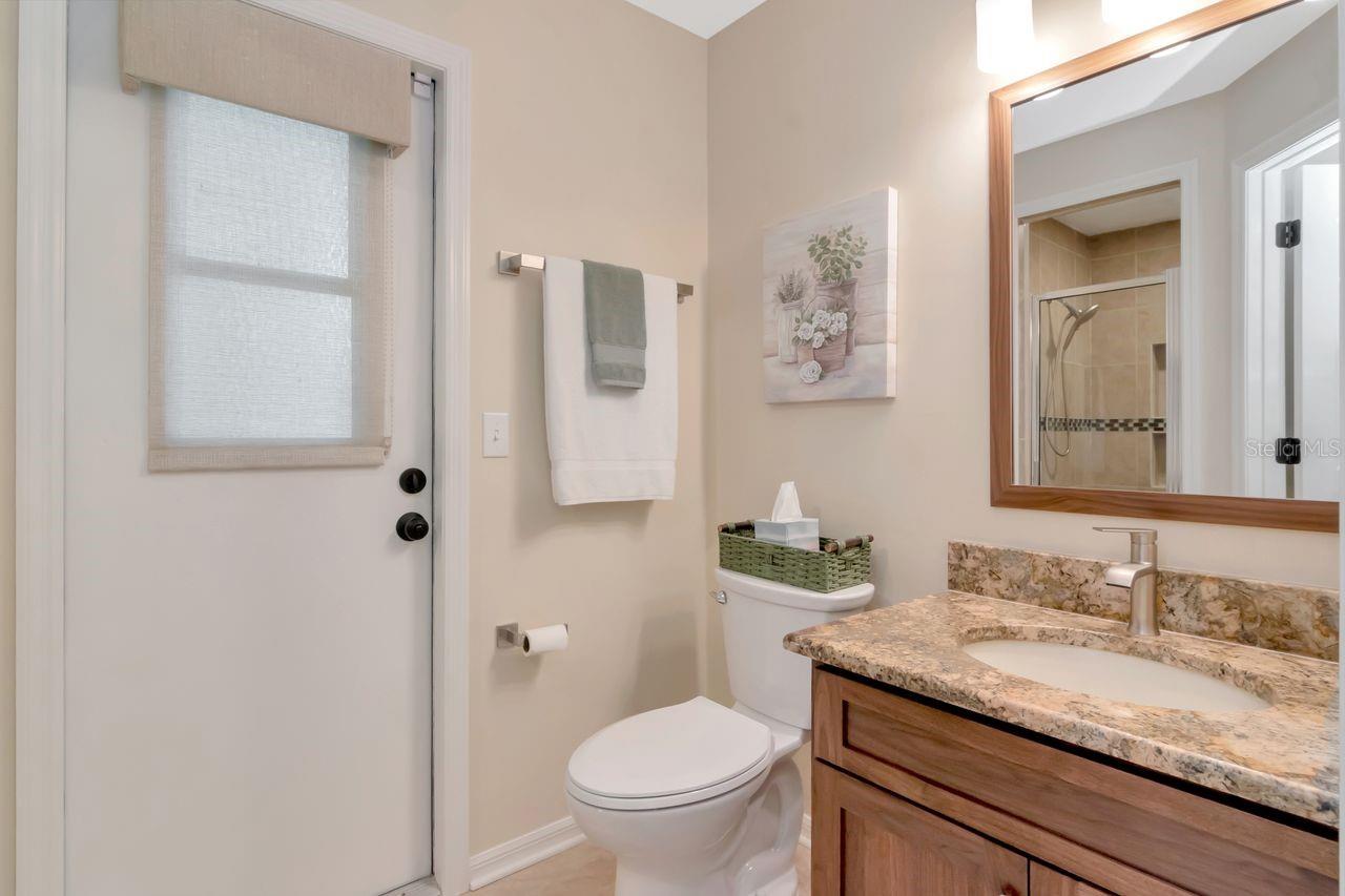 Image 32 of 70 For 889 Crestridge Circle