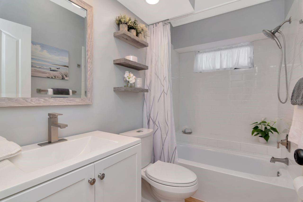 Image 37 of 70 For 889 Crestridge Circle