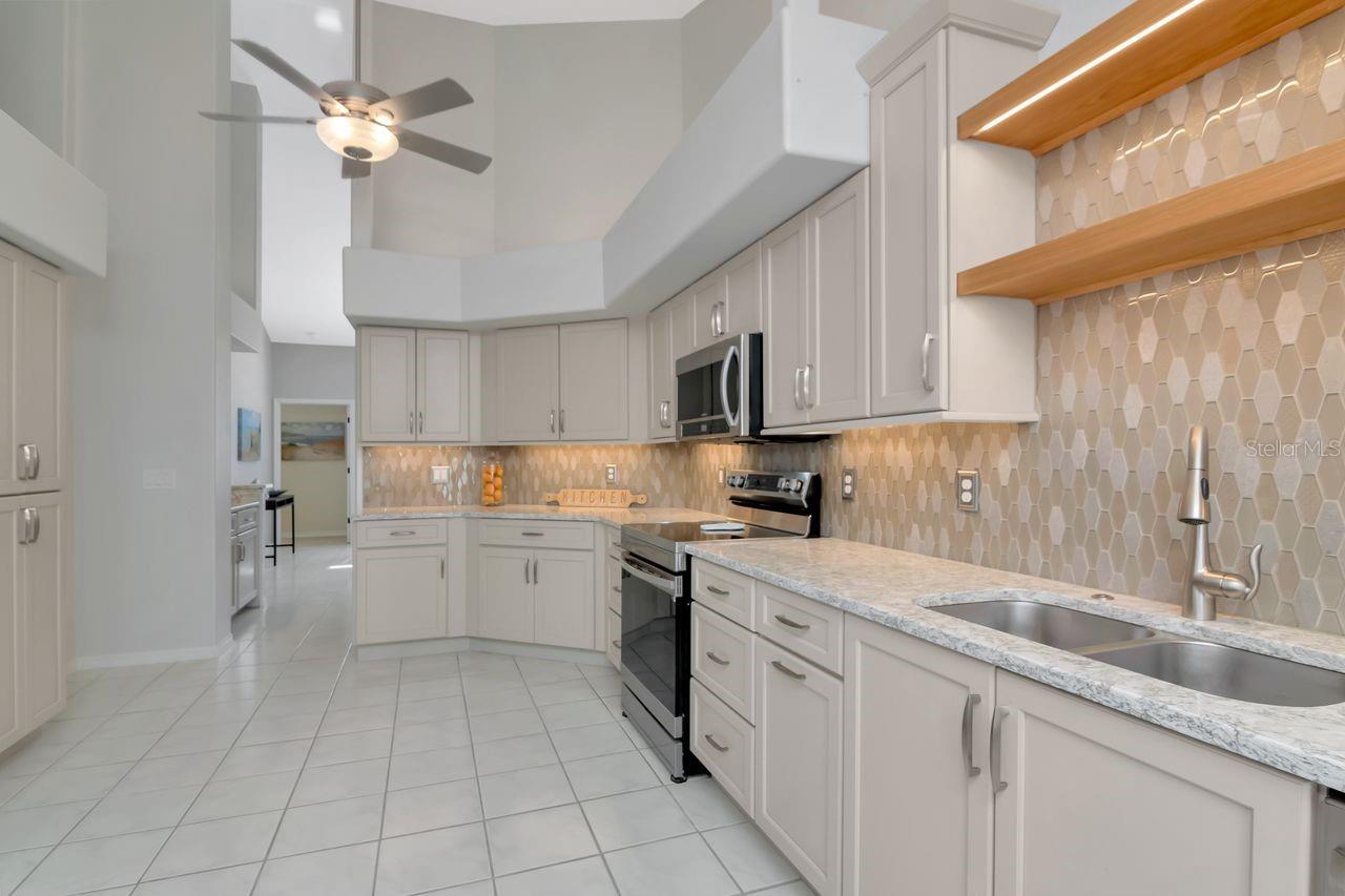 Image 47 of 70 For 889 Crestridge Circle