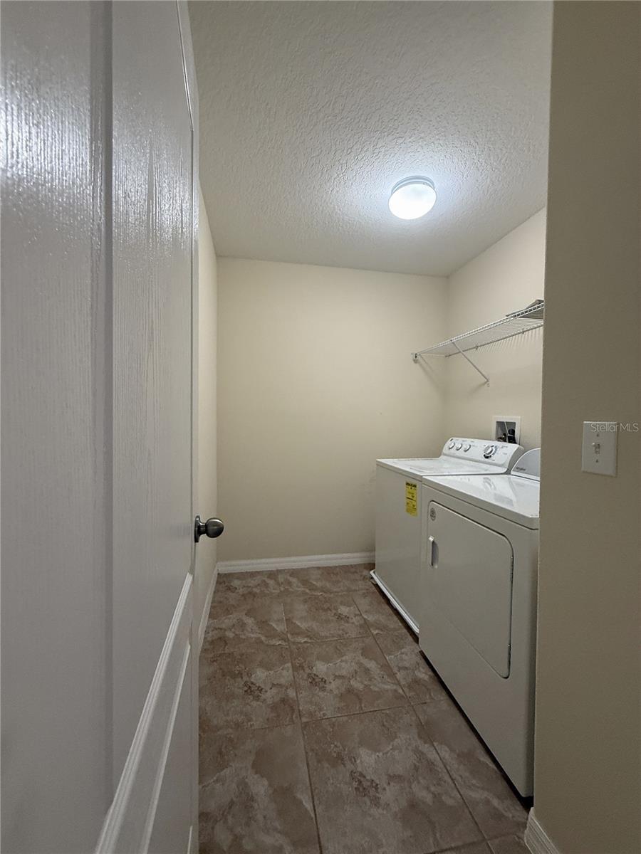 Image 23 of 42 For 1227 Ballard Green Place