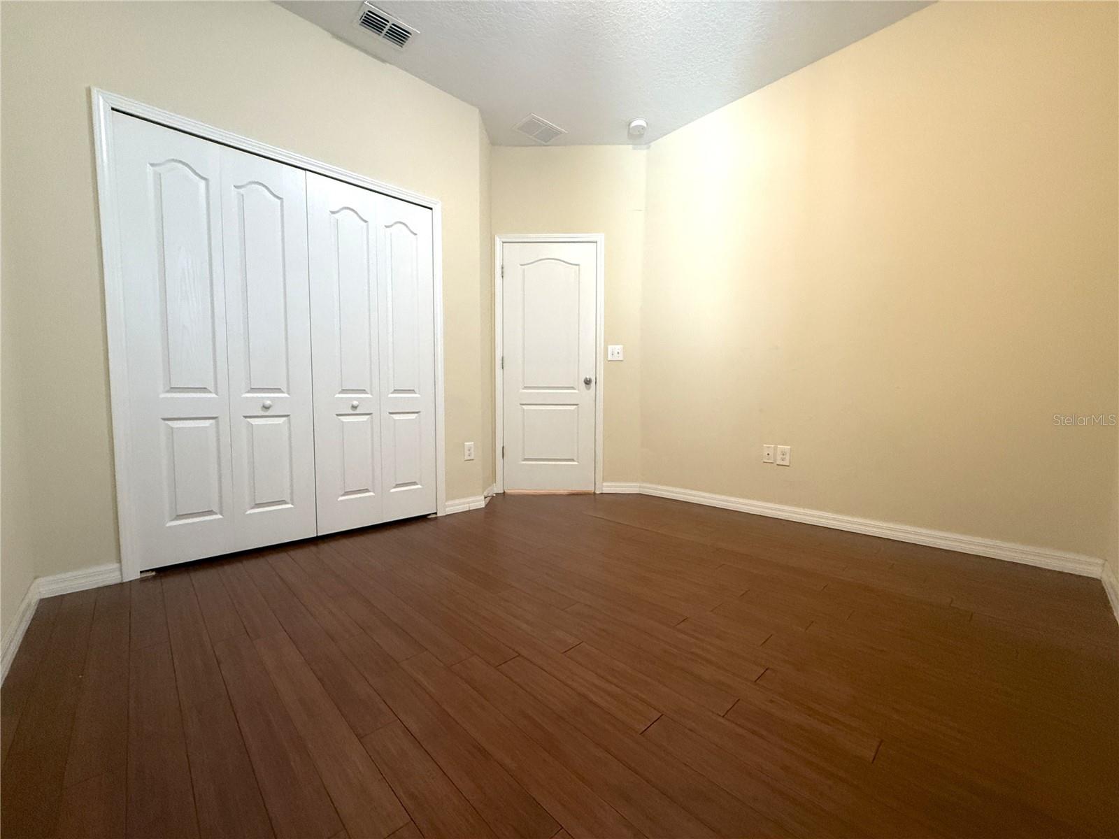 Image 6 of 42 For 1227 Ballard Green Place