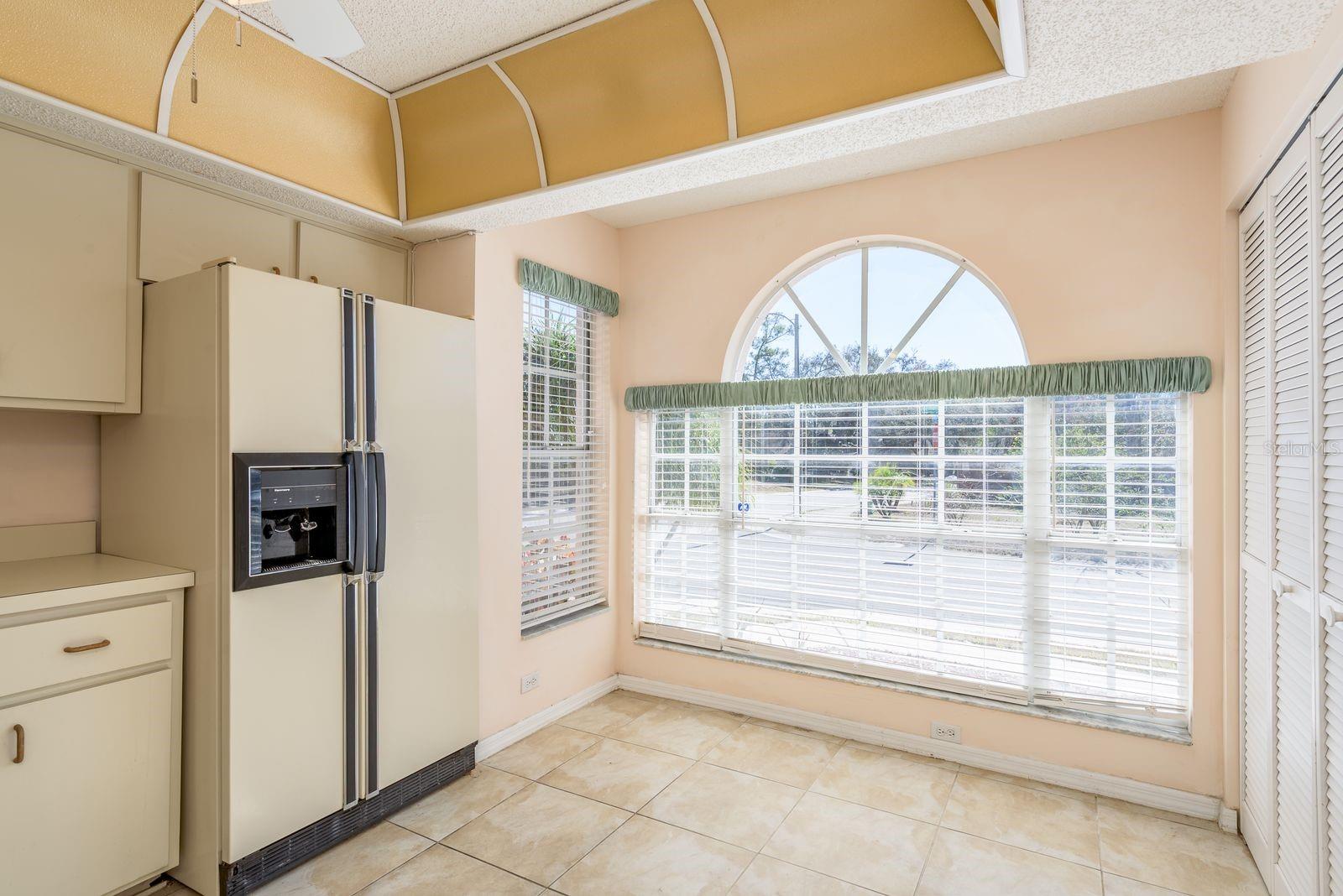 Image 14 of 31 For 10933 Belmont Drive