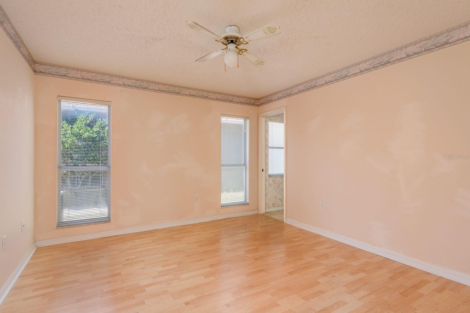 Image 16 of 31 For 10933 Belmont Drive