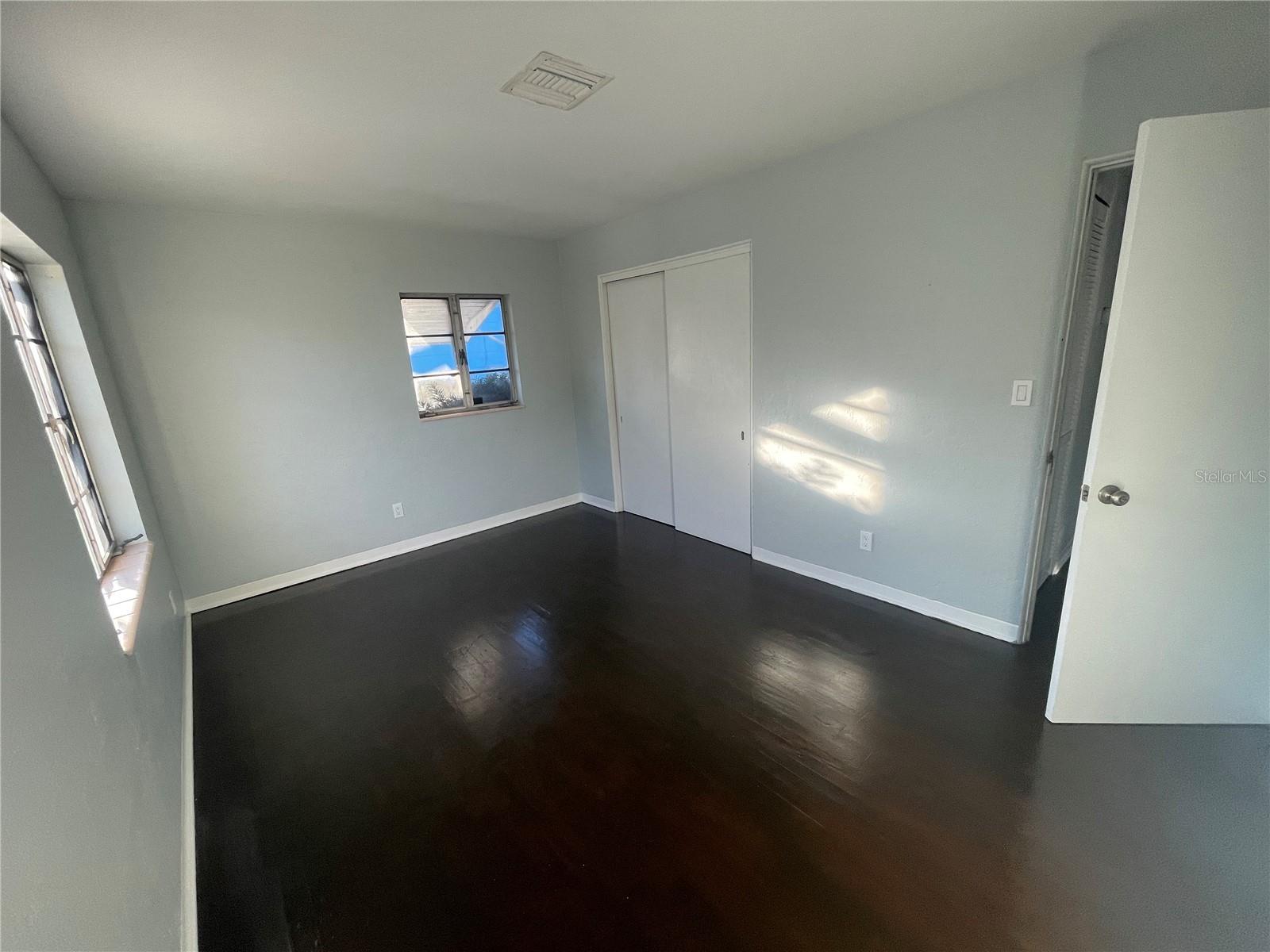 Image 16 of 49 For 5617 20th Avenue S