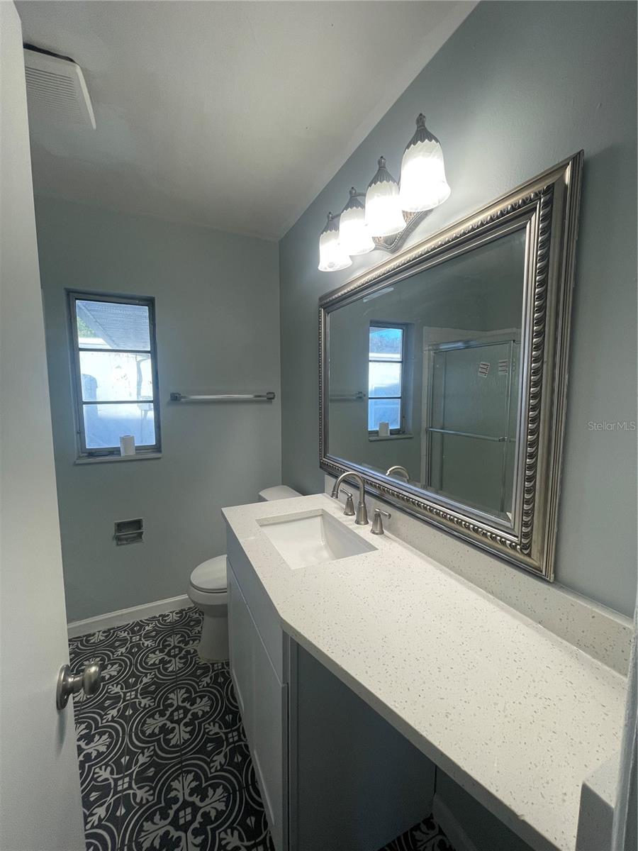 Image 19 of 49 For 5617 20th Avenue S