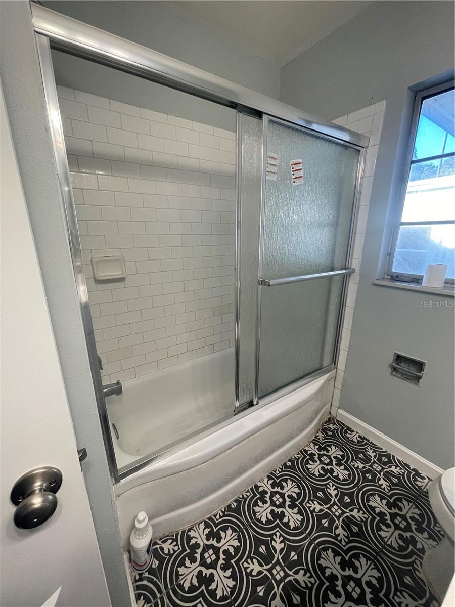 Image 22 of 49 For 5617 20th Avenue S