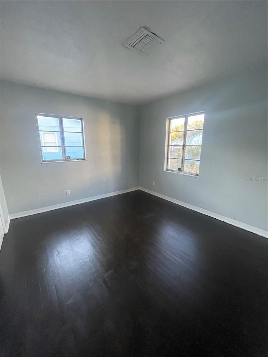 Image 24 of 49 For 5617 20th Avenue S