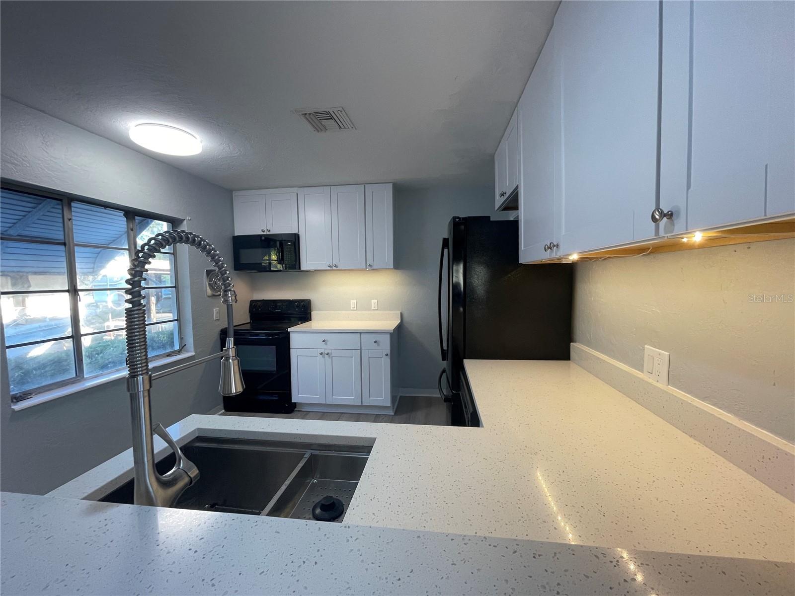 Image 5 of 49 For 5617 20th Avenue S