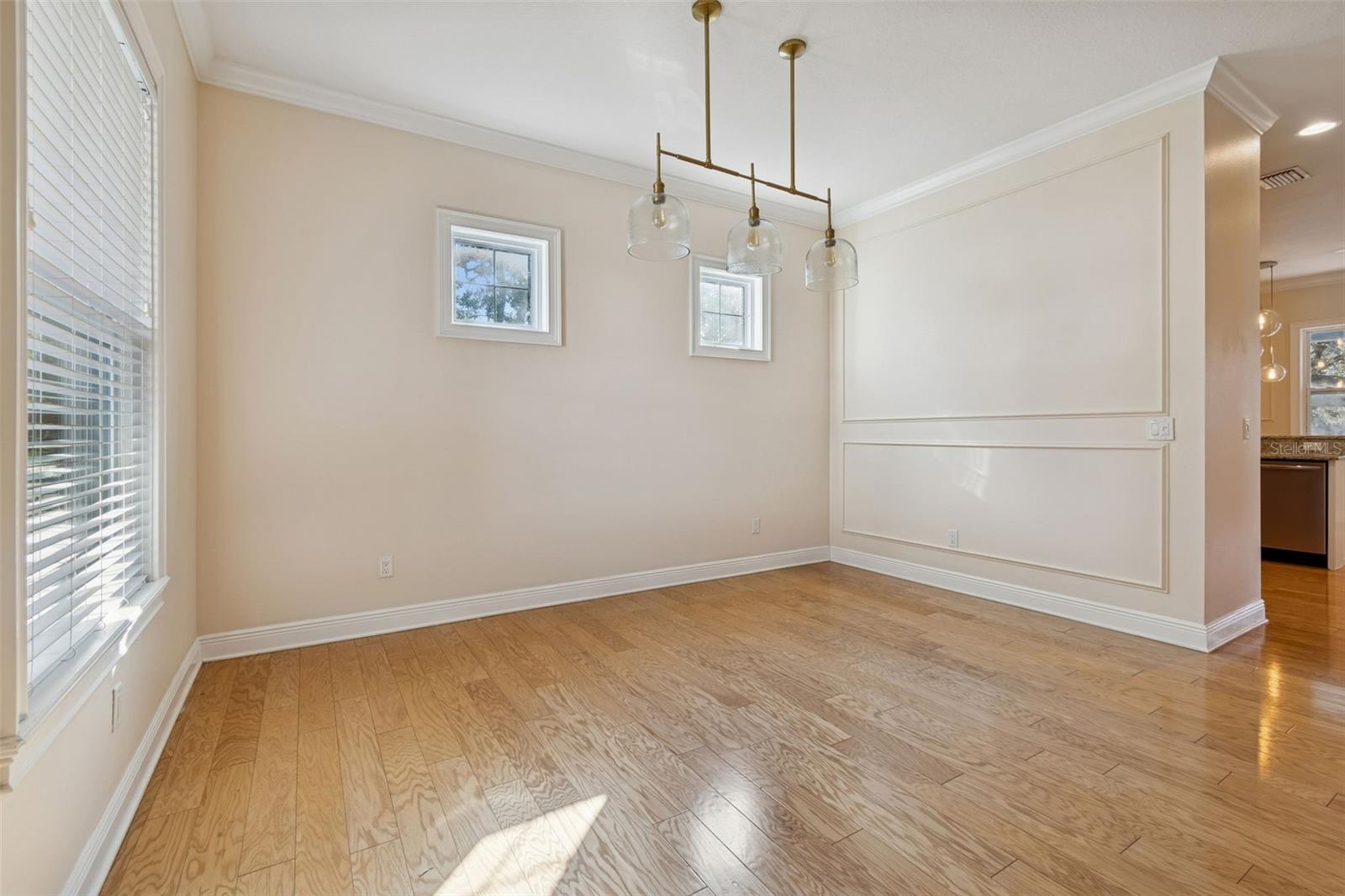 Image 10 of 72 For 3302 Iowa Avenue