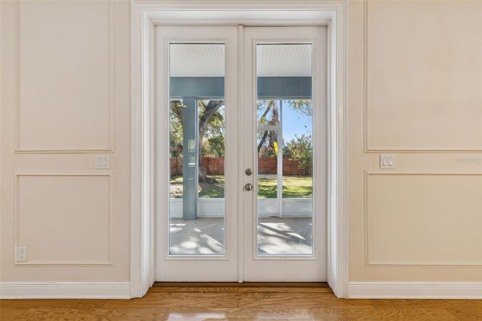 Image 25 of 72 For 3302 Iowa Avenue