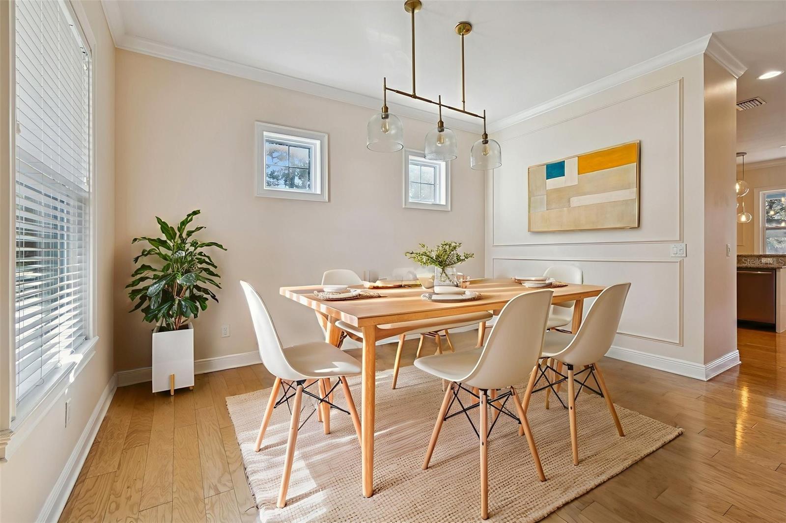 Image 4 of 72 For 3302 Iowa Avenue