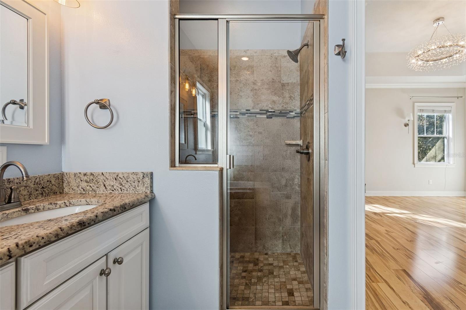 Image 41 of 72 For 3302 Iowa Avenue