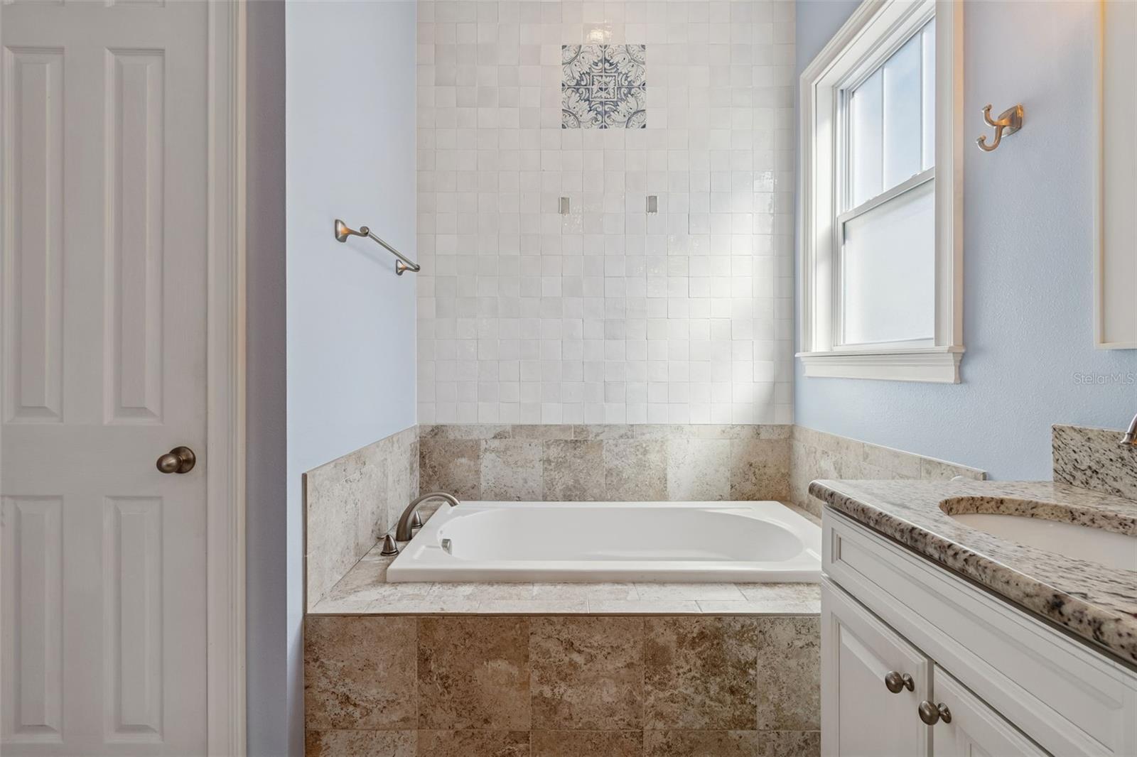 Image 42 of 72 For 3302 Iowa Avenue