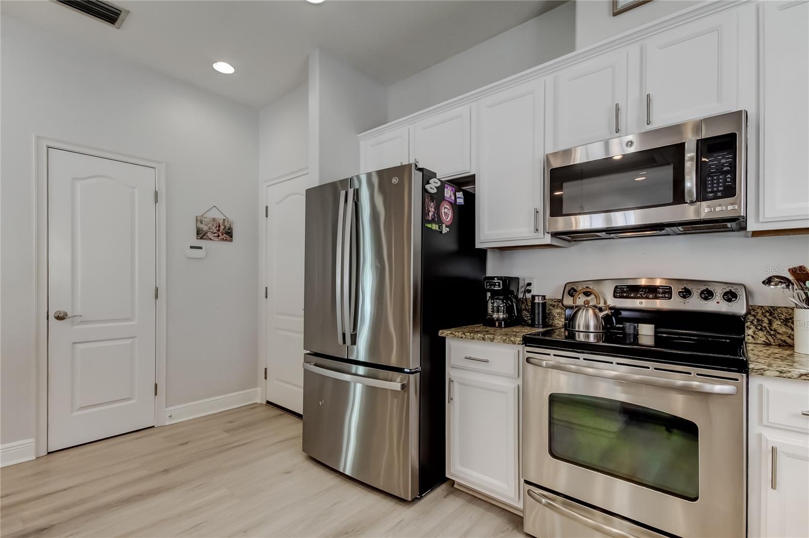 Image 17 of 37 For 2913 Cordelia Street