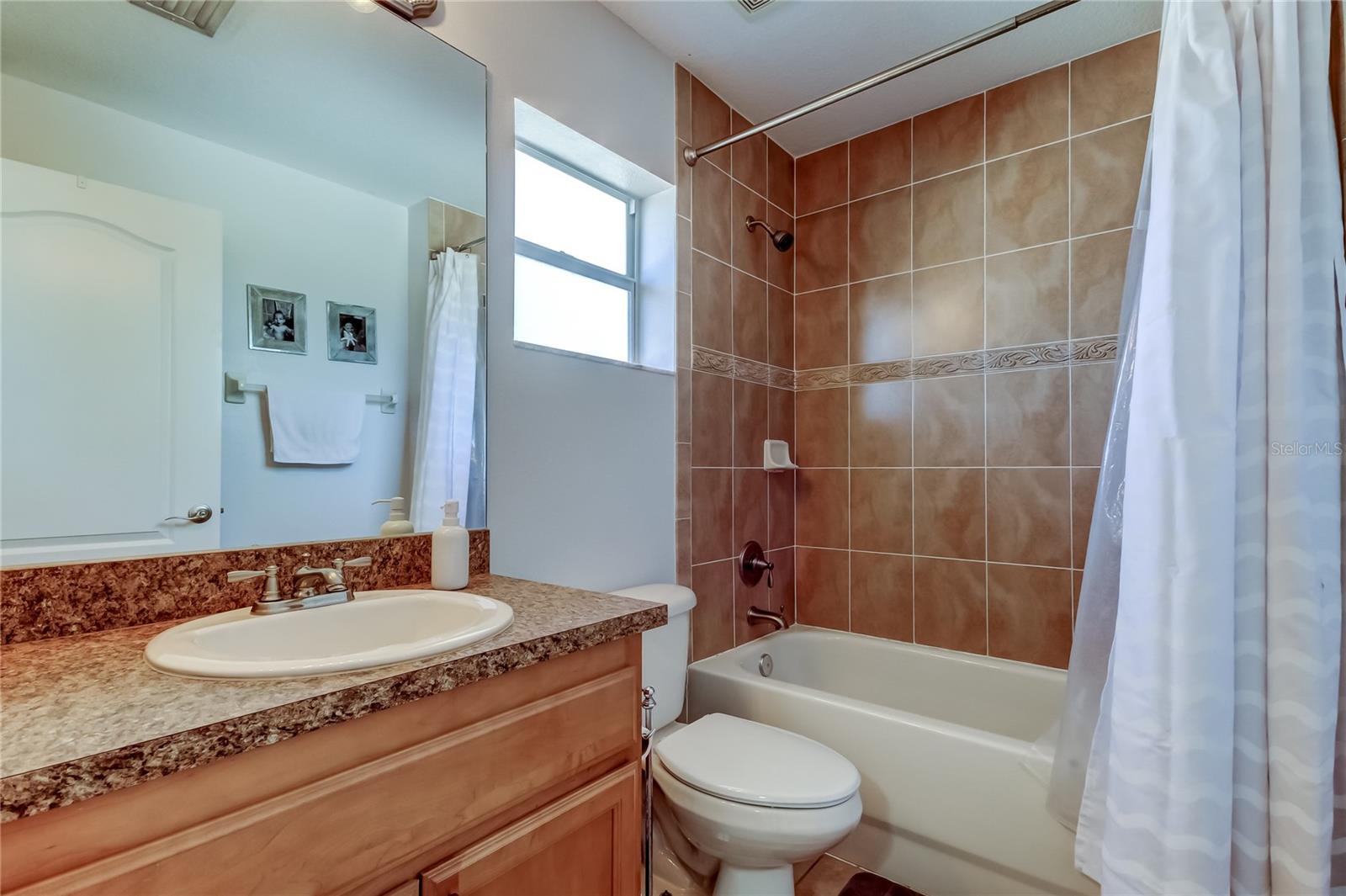 Image 26 of 37 For 2913 Cordelia Street