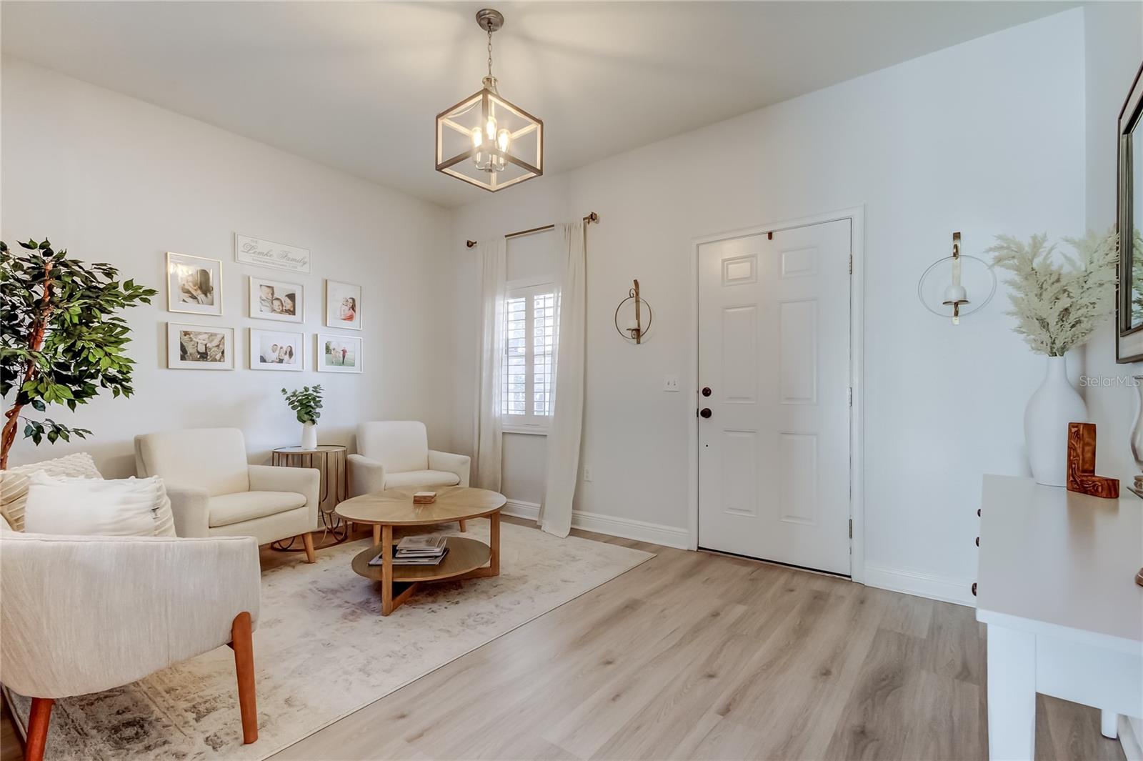 Image 4 of 37 For 2913 Cordelia Street