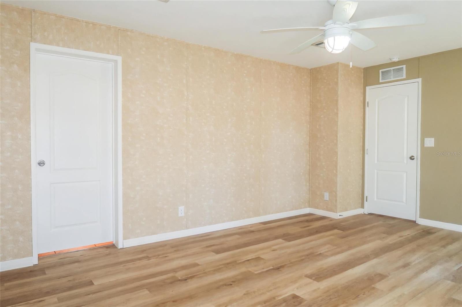 Image 18 of 29 For 6102 Woodhaven Drive