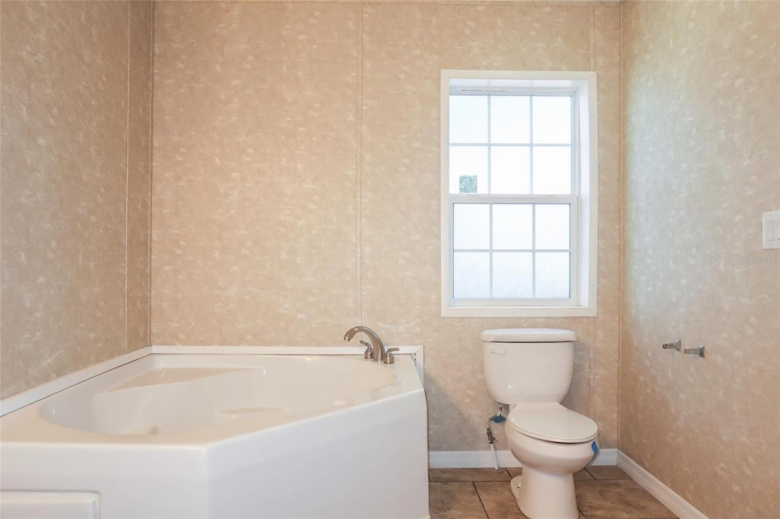 Image 20 of 29 For 6102 Woodhaven Drive