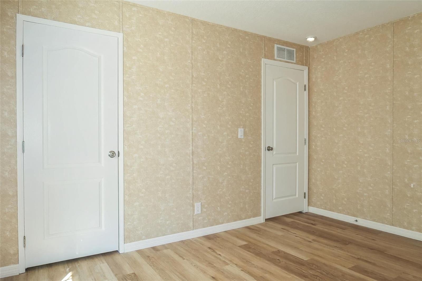 Image 23 of 29 For 6102 Woodhaven Drive