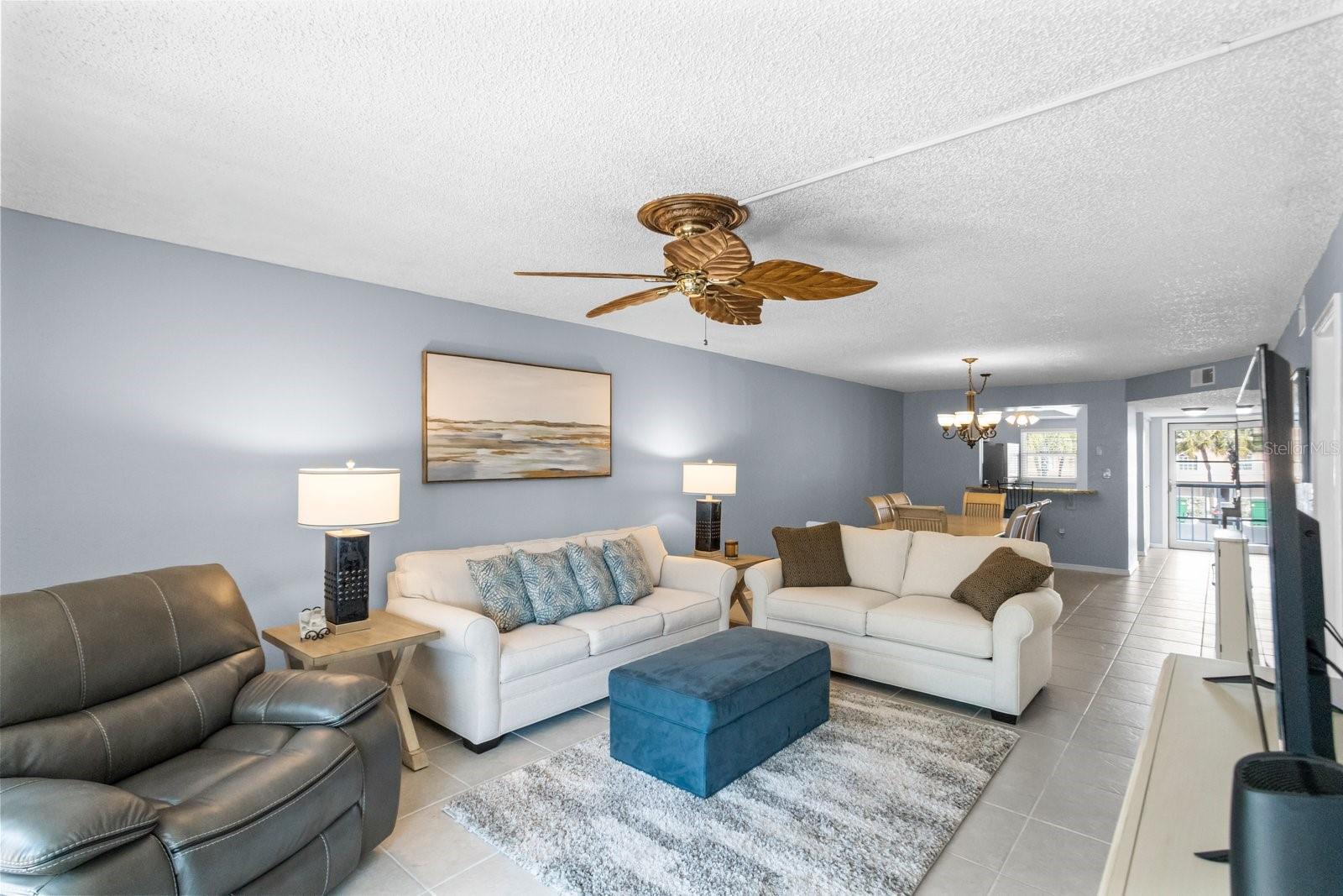 Listing photo id 9 for 719 Pinellas Bayway S 110