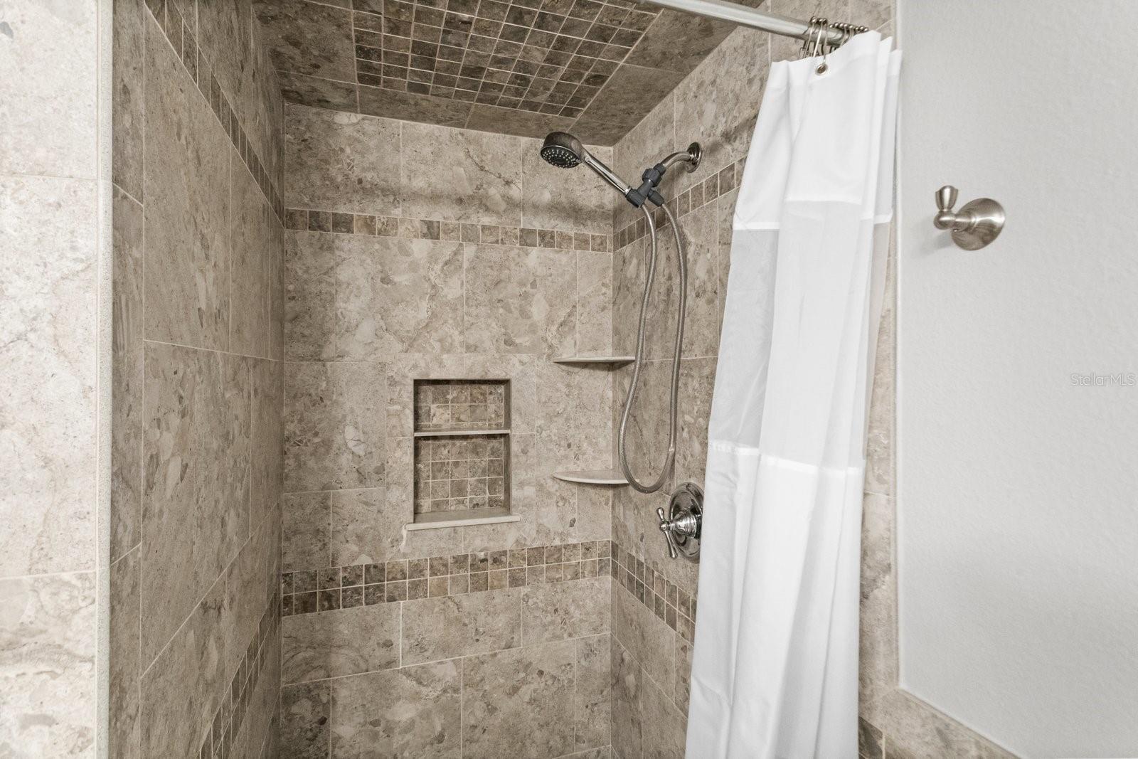 Listing photo id 19 for 719 Pinellas Bayway S 110