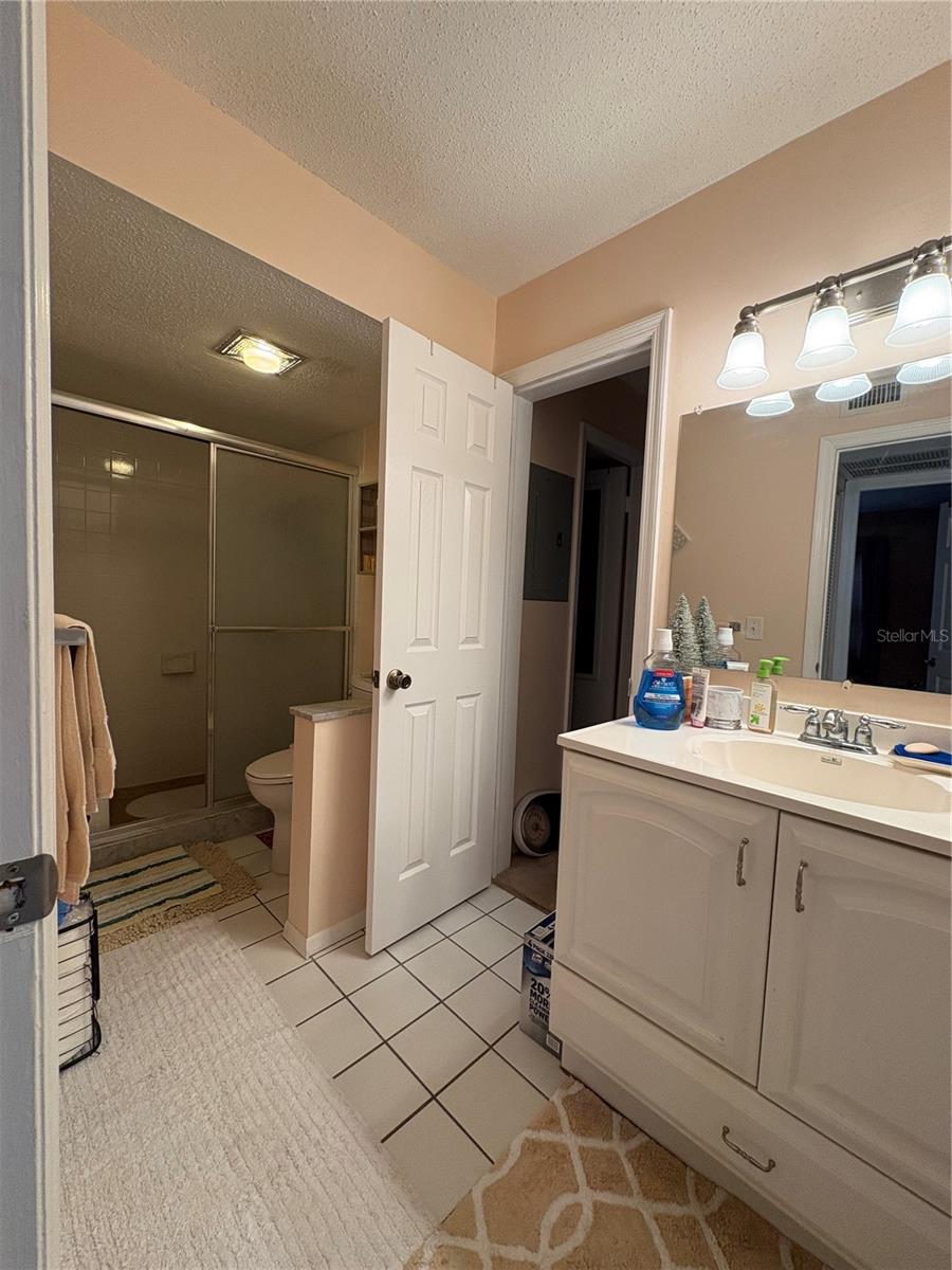 Image 16 of 33 For 1606 Flint Drive W