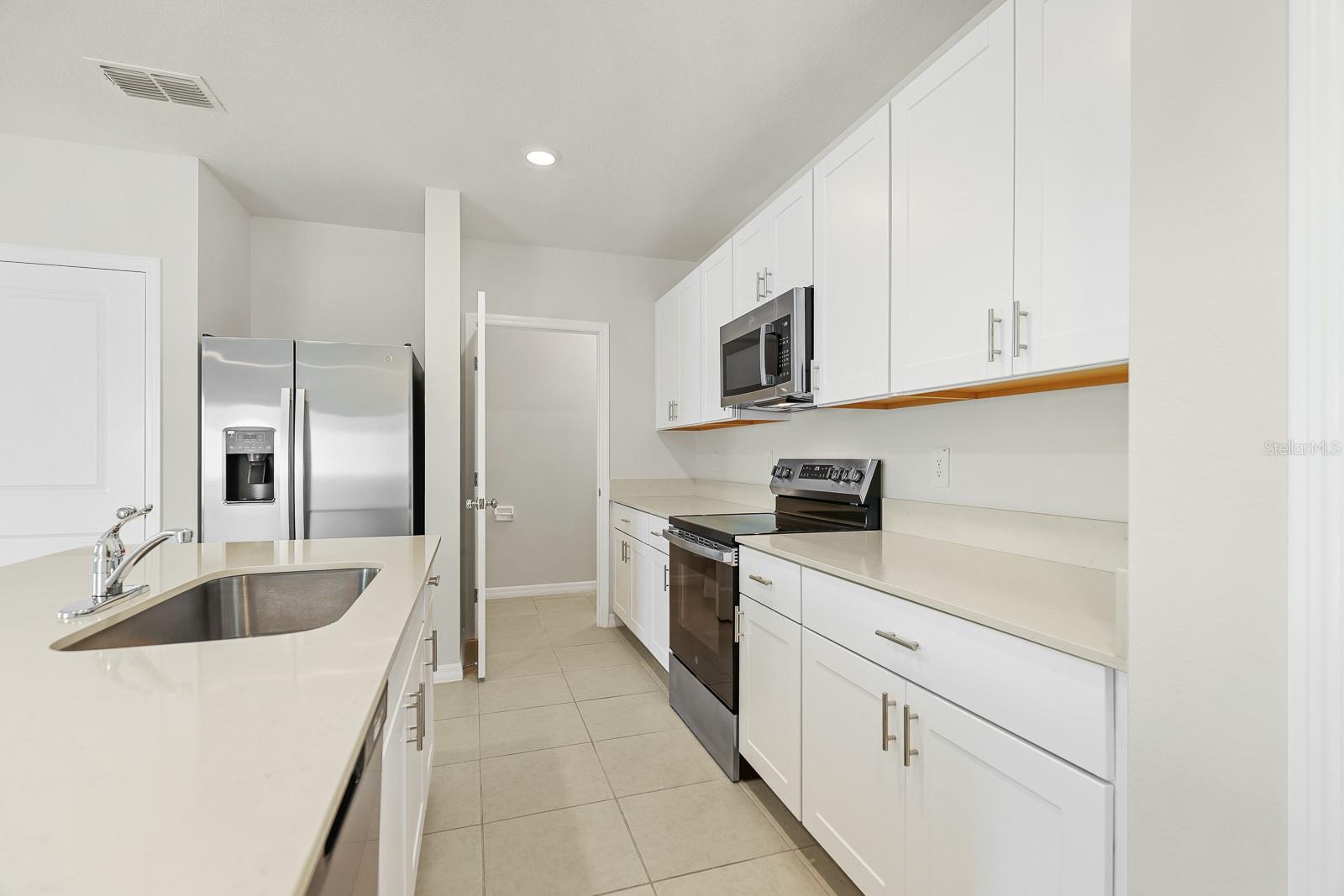 Image 11 of 28 For 10537 Sage Canyon Drive