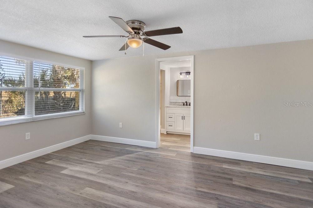 Listing photo id 15 for 7605 Fox Hollow Drive