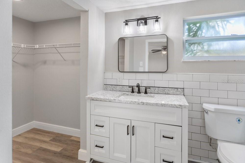 Listing photo id 18 for 7605 Fox Hollow Drive