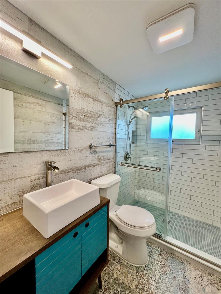 Image 17 of 24 For 5920 18th Street N 14