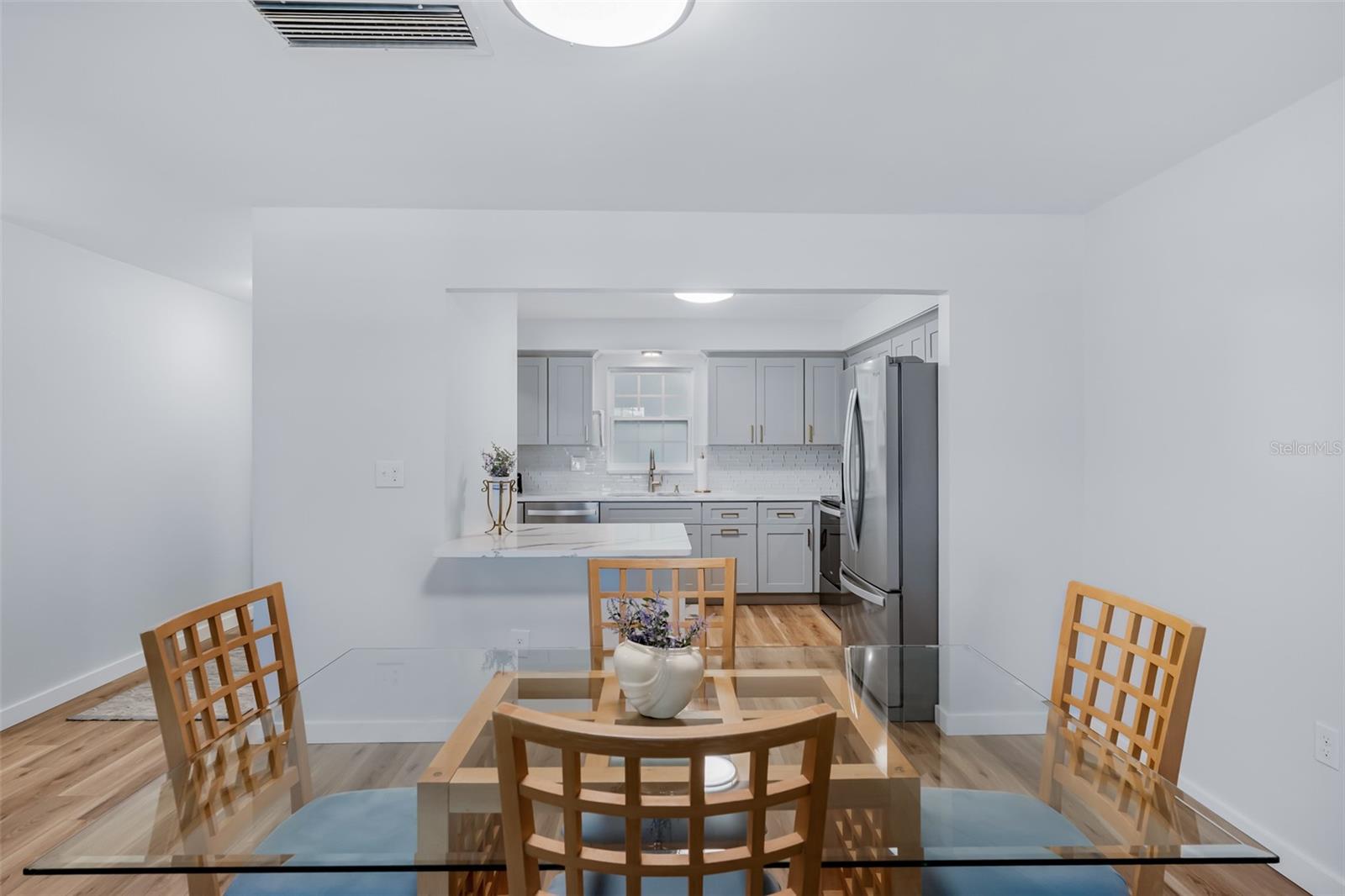 Image 15 of 55 For 701 Poinsettia Road 208