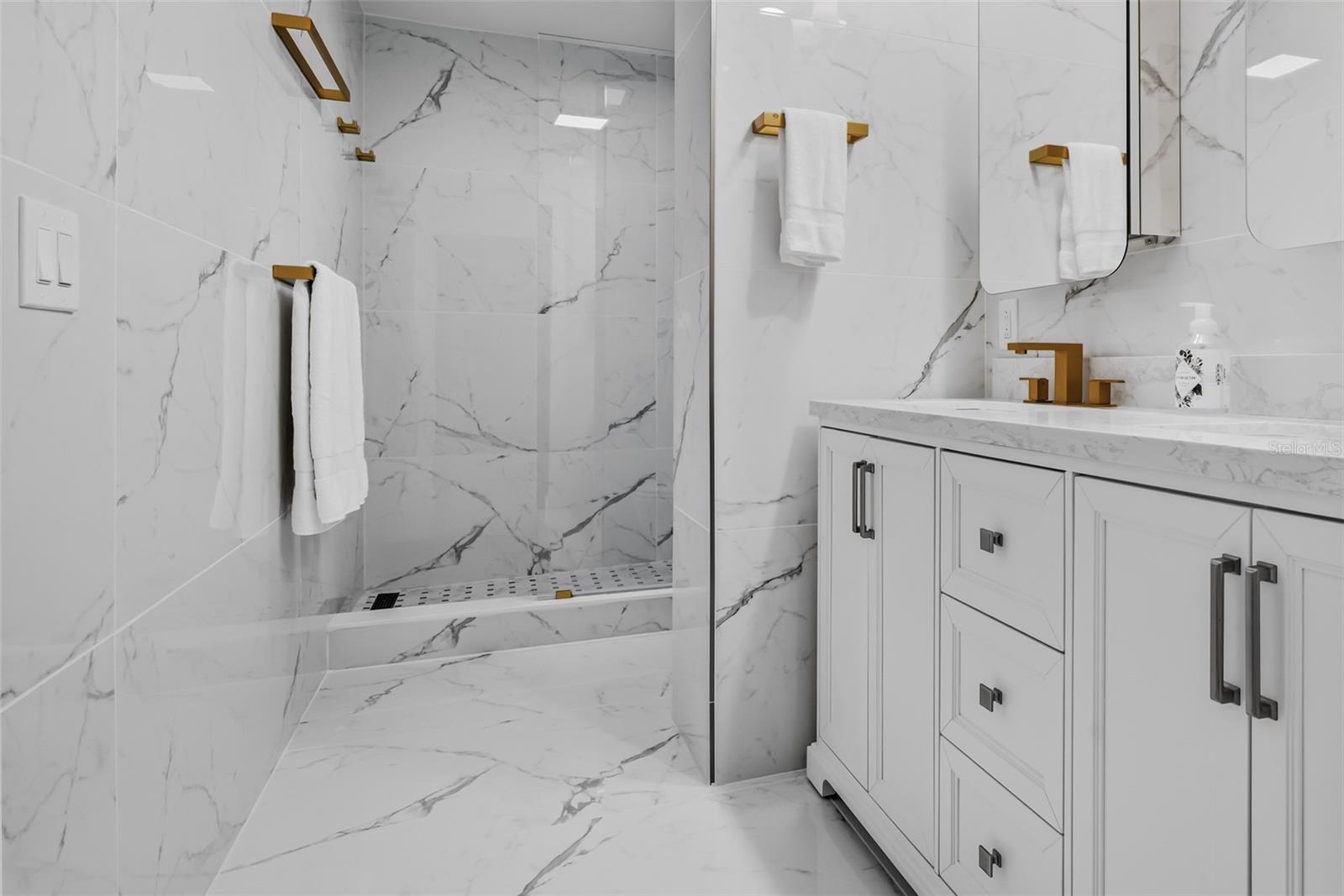 Image 20 of 55 For 701 Poinsettia Road 208