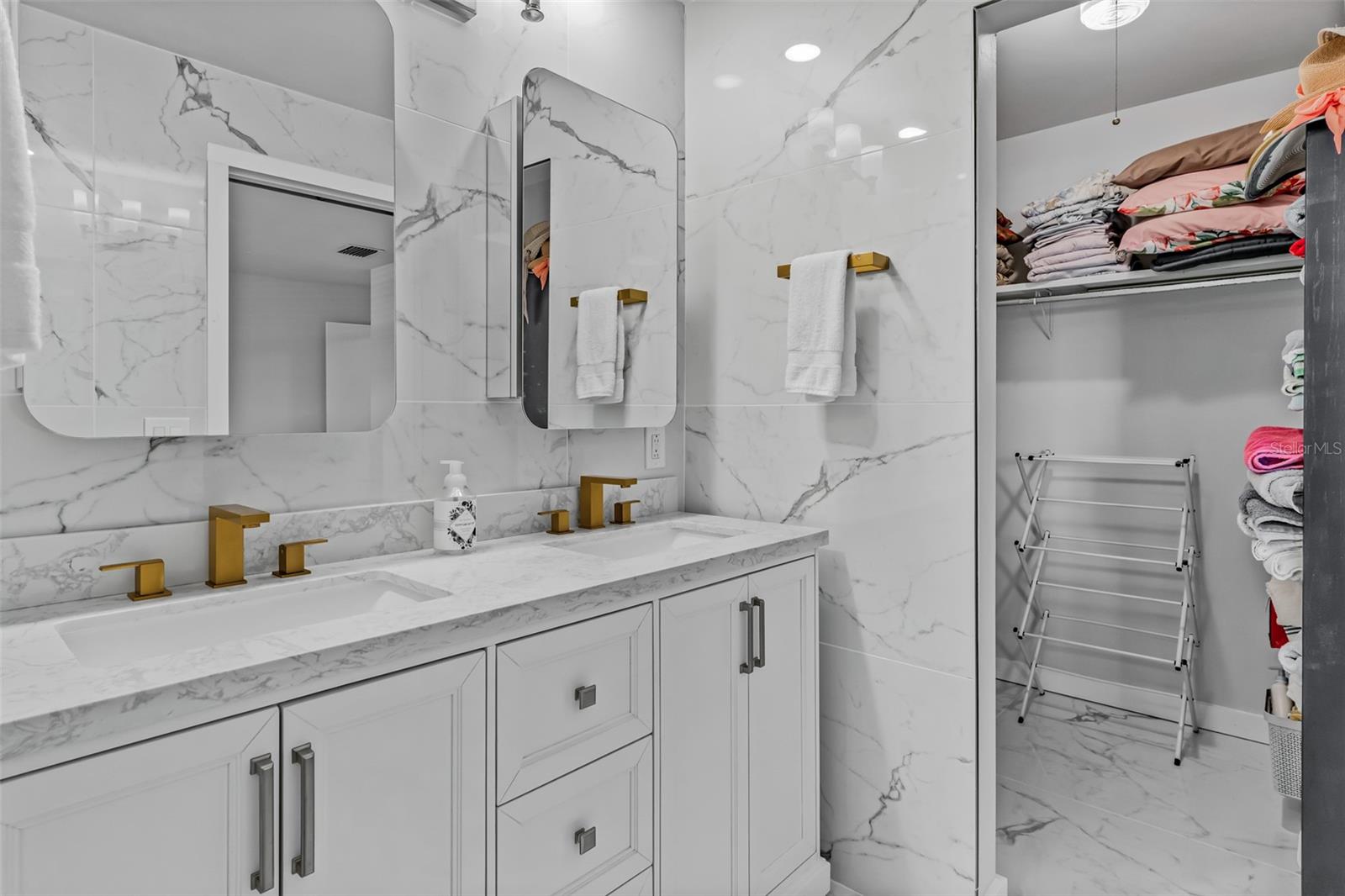 Image 24 of 55 For 701 Poinsettia Road 208