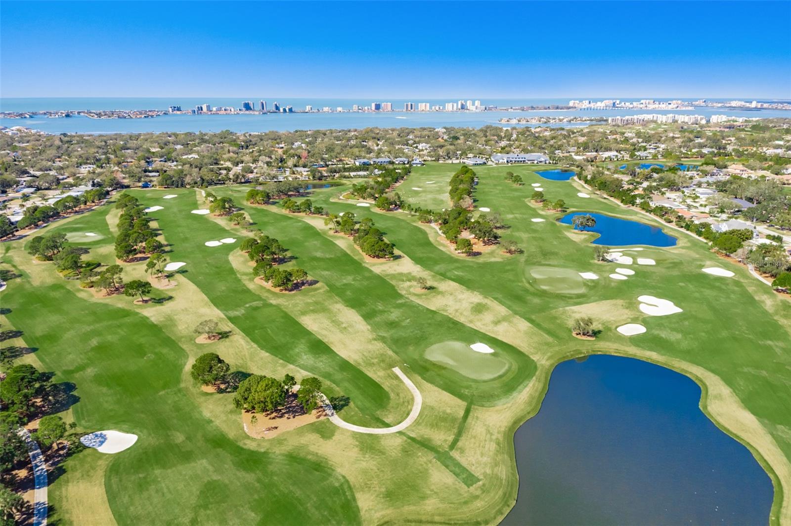 Image 29 of 55 For 701 Poinsettia Road 208