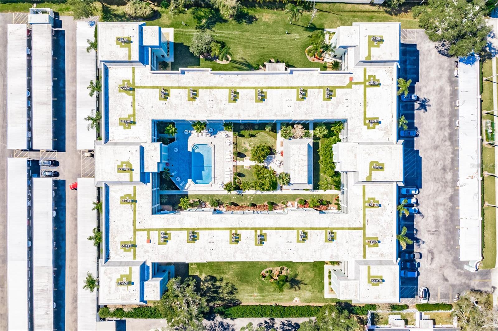 Image 30 of 55 For 701 Poinsettia Road 208