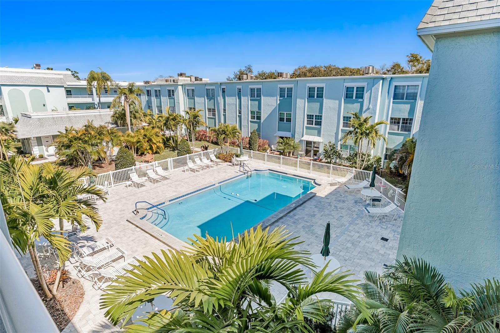 Image 38 of 55 For 701 Poinsettia Road 208