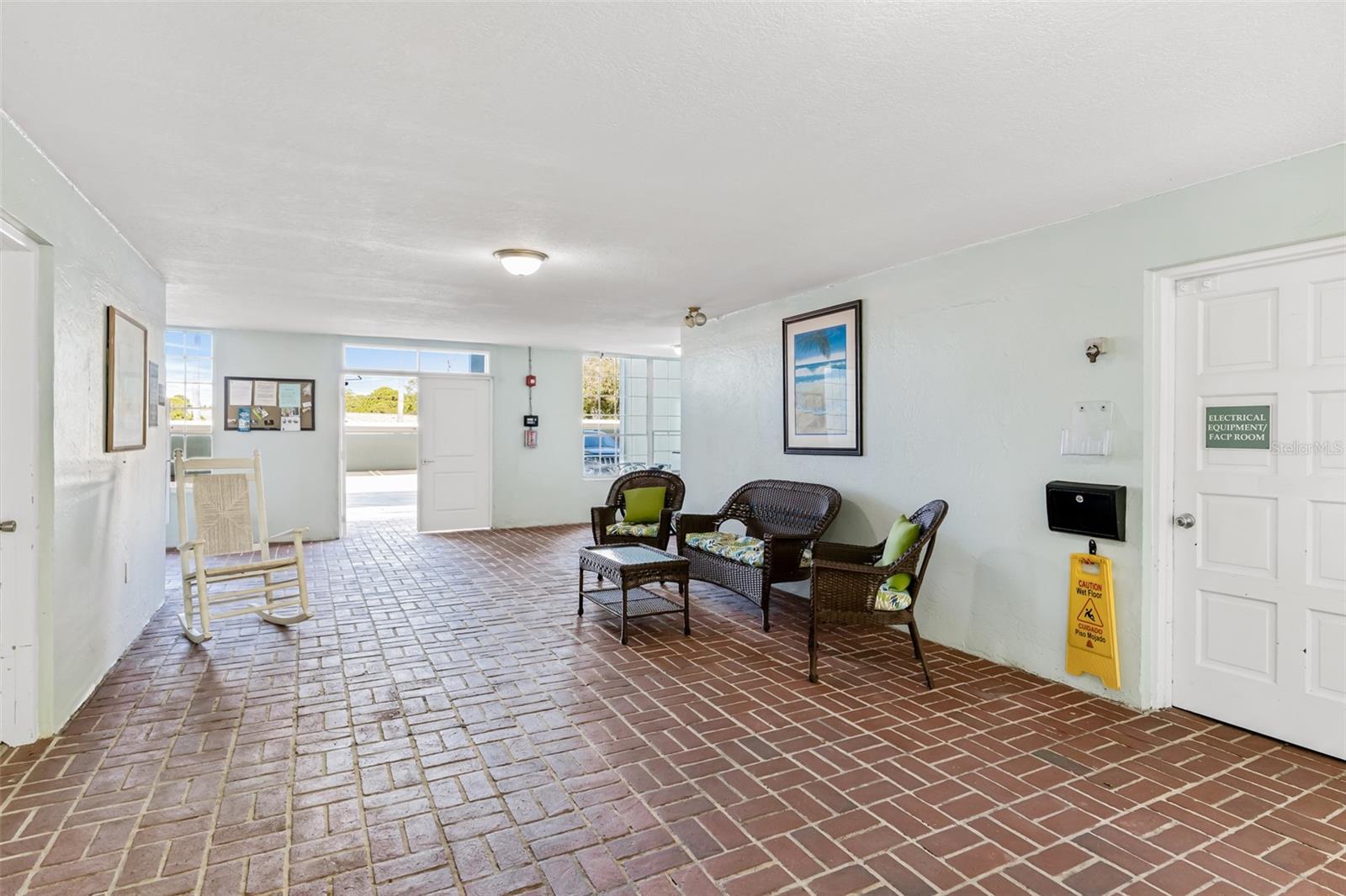 Image 48 of 55 For 701 Poinsettia Road 208