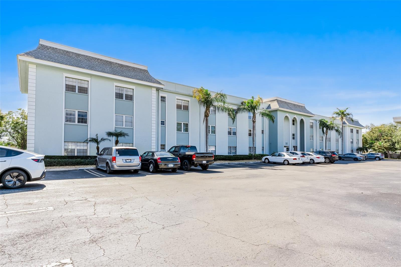 Image 52 of 55 For 701 Poinsettia Road 208