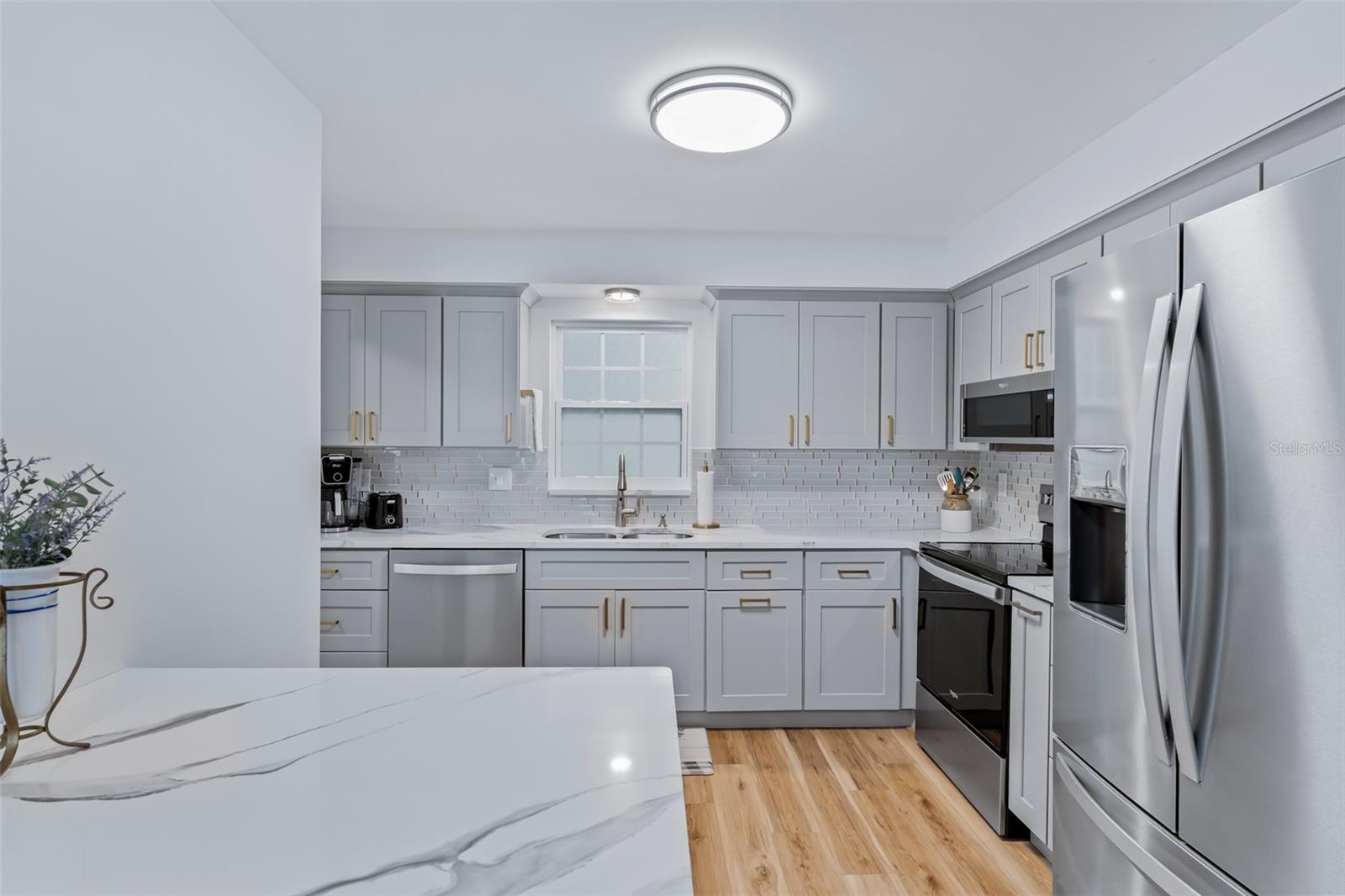 Image 8 of 55 For 701 Poinsettia Road 208