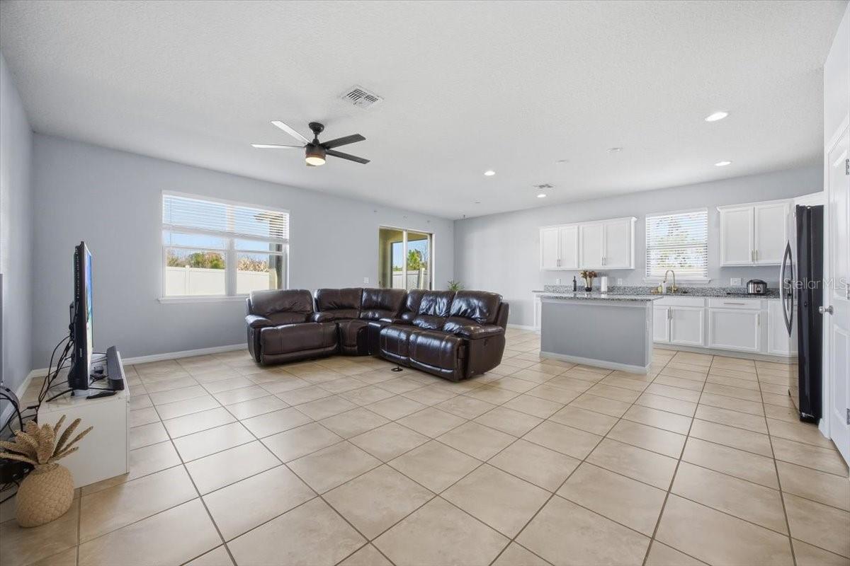 Image 12 of 28 For 5118 Claremont Court