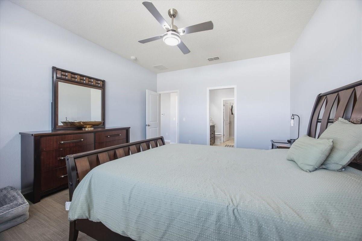 Image 20 of 28 For 5118 Claremont Court