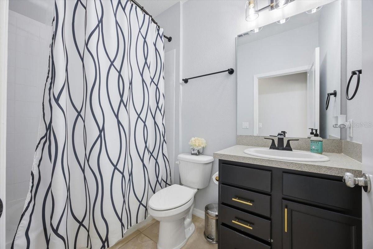 Image 7 of 28 For 5118 Claremont Court