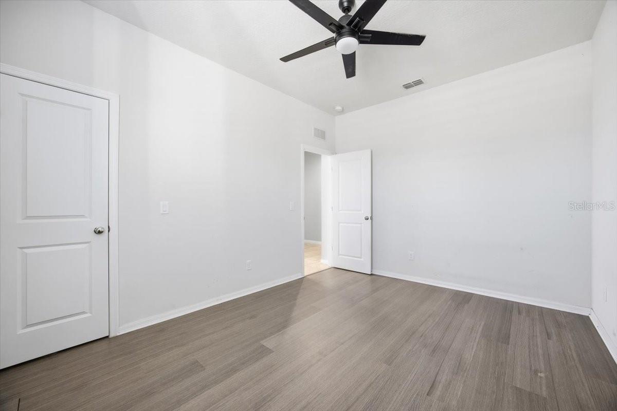 Image 9 of 28 For 5118 Claremont Court