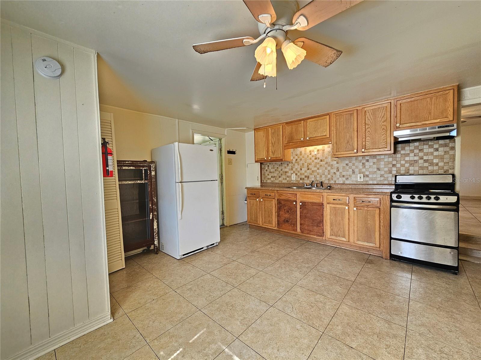 Image 7 of 17 For 103 Carver Street