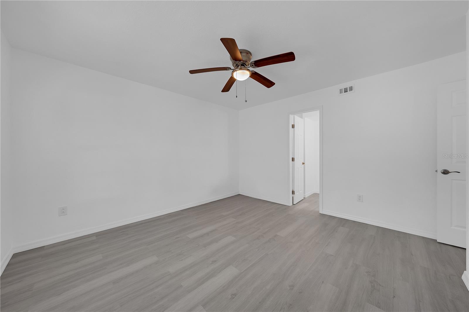 Image 27 of 31 For 4949 91st Avenue 23