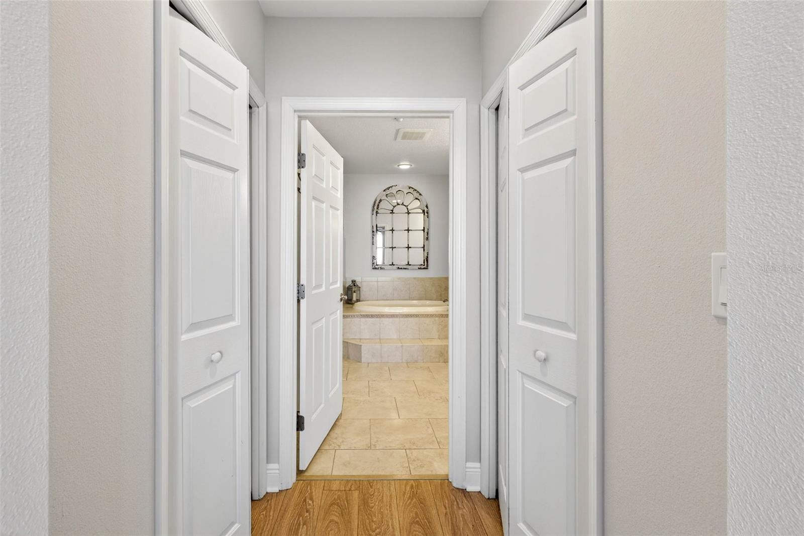 Listing photo id 28 for 17717 Gulf Boulevard 401