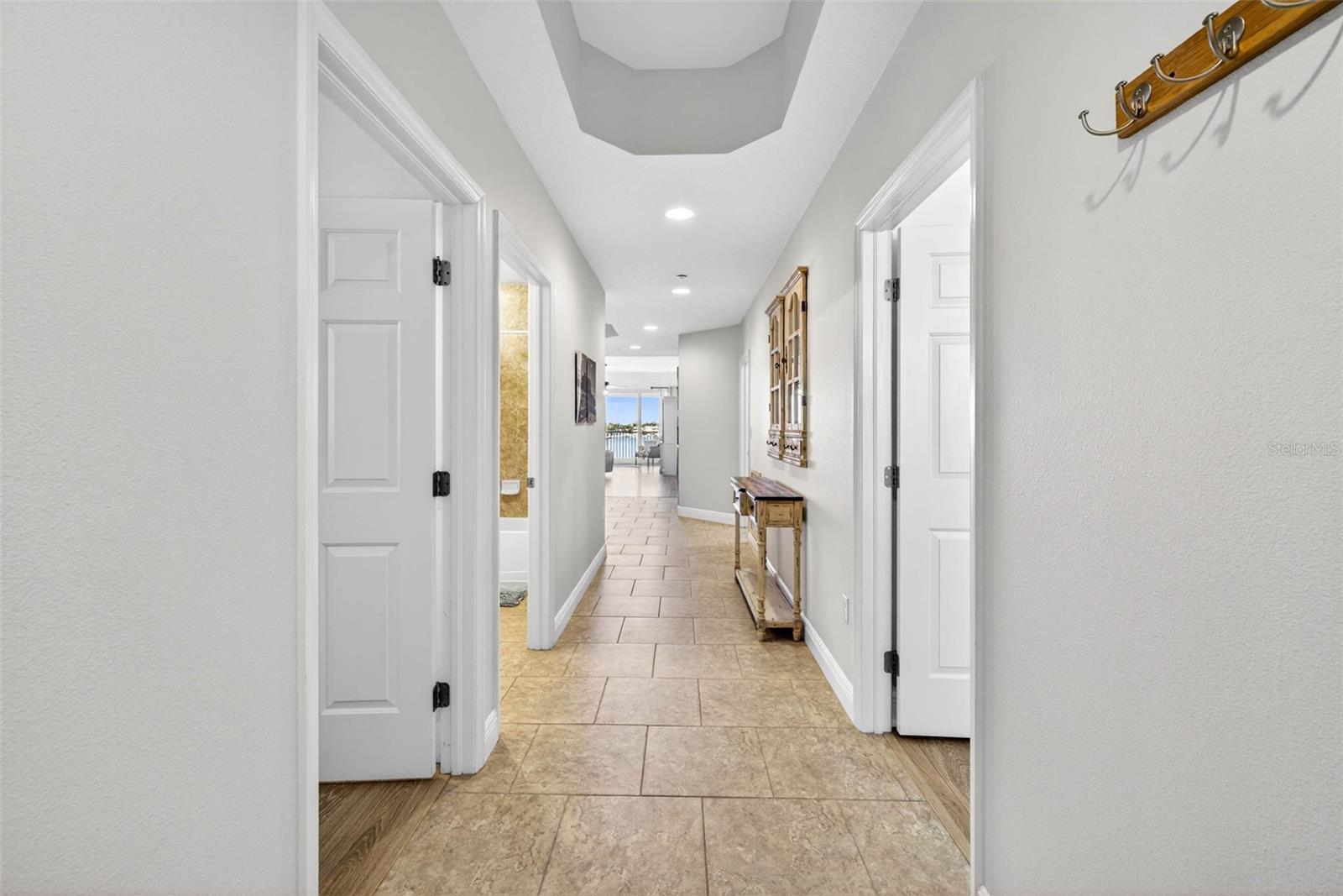 Listing photo id 2 for 17717 Gulf Boulevard 401