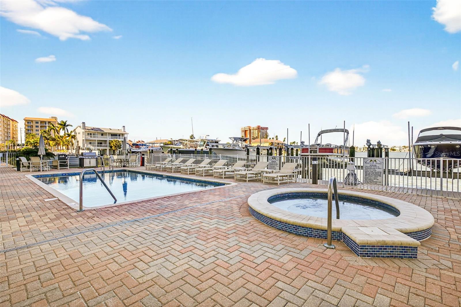 Listing photo id 60 for 17717 Gulf Boulevard 401