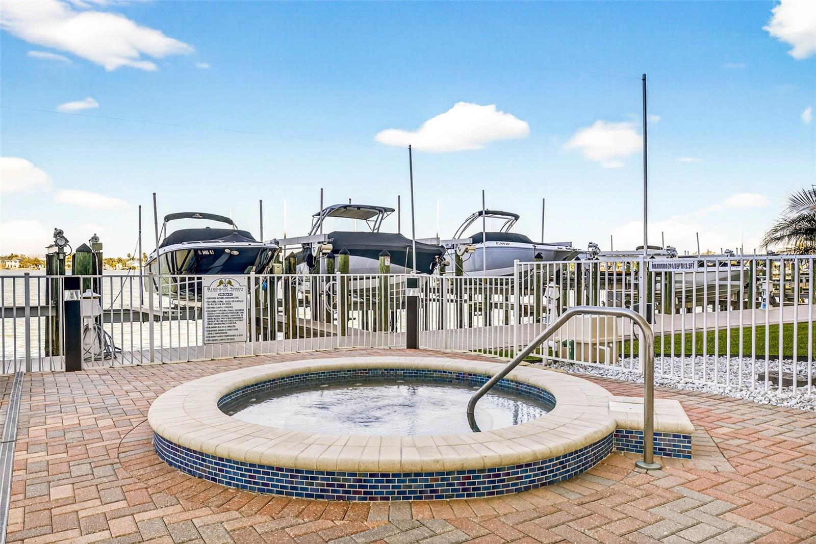 Listing photo id 62 for 17717 Gulf Boulevard 401